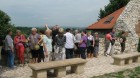 13 - na dziedzi�cu klasztornym w Ty�cu